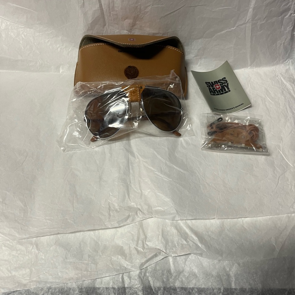 NEW SWISS ARMY MEN SUNGLASSES WITH ACCESSORIES BROWN AVIATOR